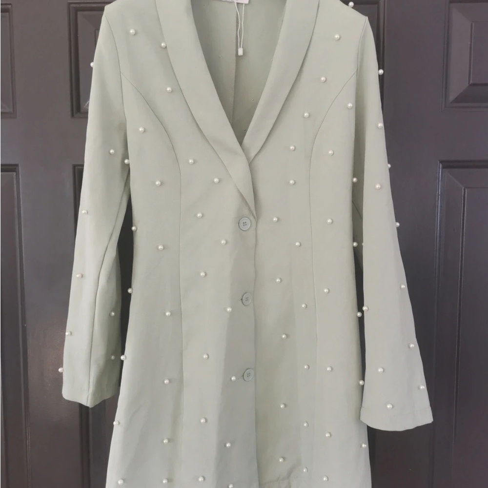 Elegant Pearl-Embellished Green Women's Coat